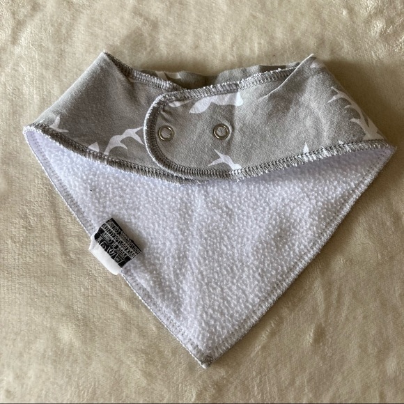 10/$10- baby bandana bib - Picture 3 of 3